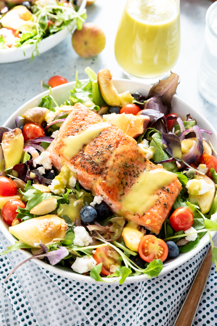 Seared Sockeye Salmon Salad with Figs and Honey Lemon Basil Vinaigrette www.pineappleandcoconut.com #PWSSalmon #CopperRiverSalmon