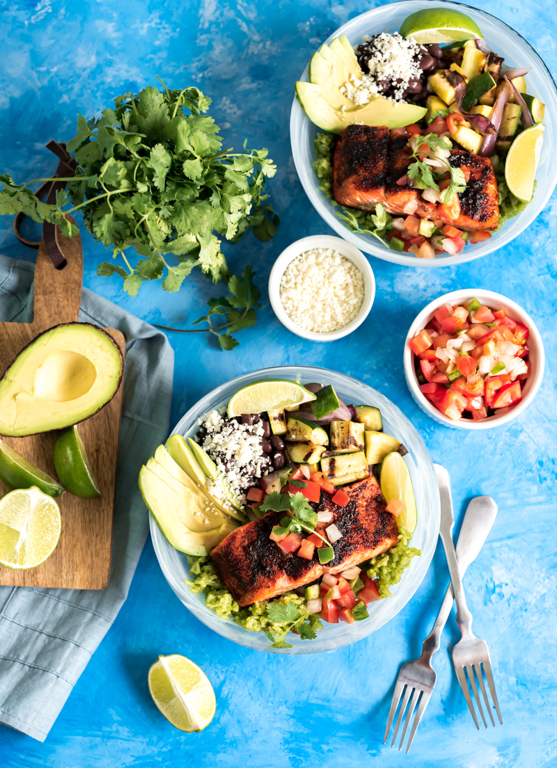 Chili Lime Grilled Sockeye Salmon Rice Bowls www.pineappleandcoconut.com #pwssalmon