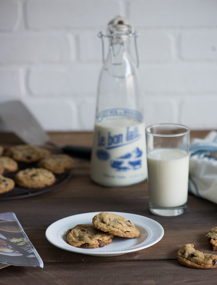 Chewy Chocolate Chip Cookies www.pineappleandcoconut.com