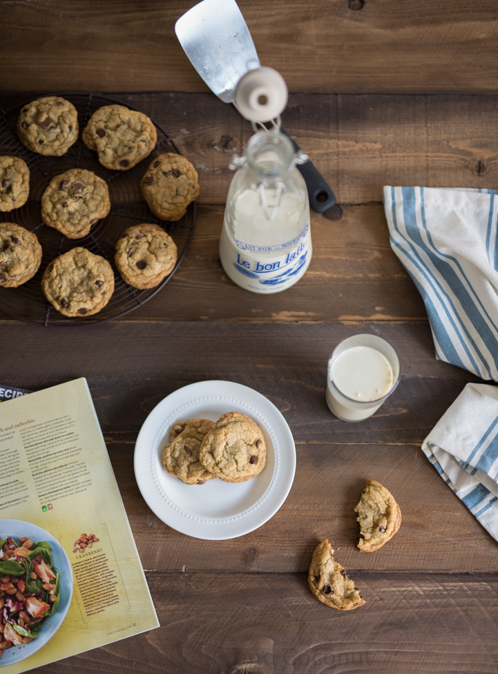 Chewy Chocolate Chip Cookies www.pineappleandcoconut.com