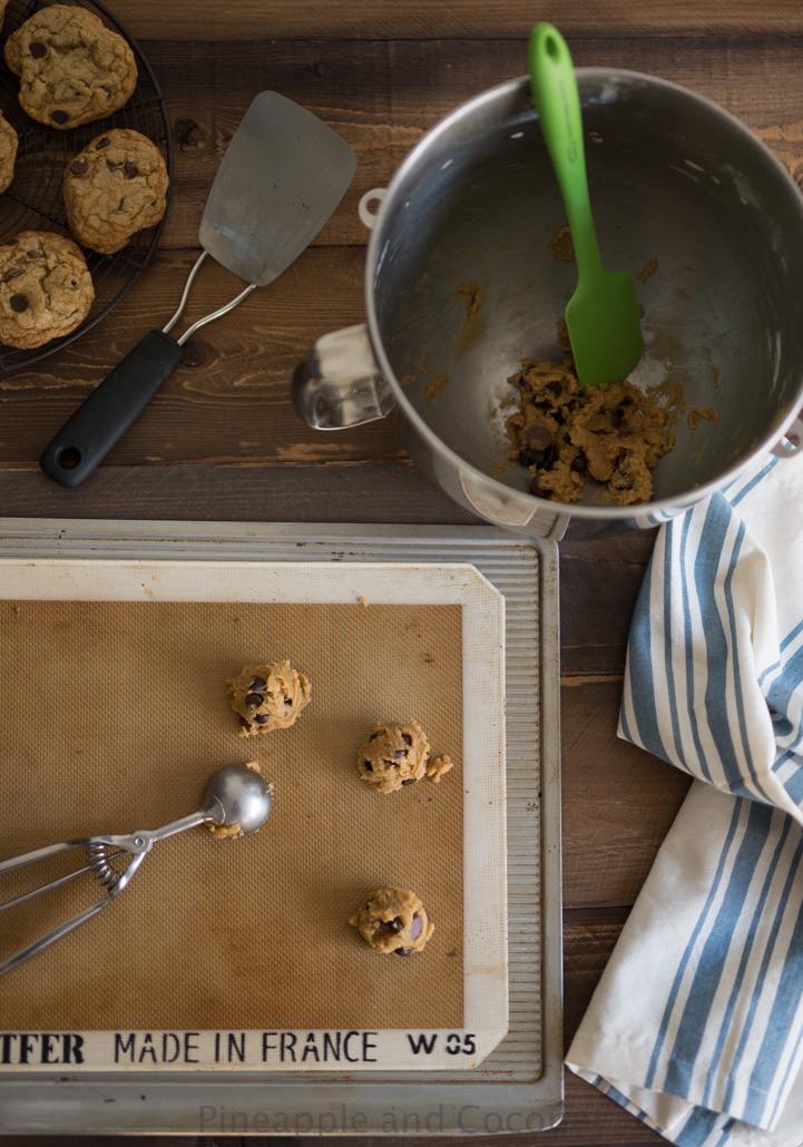 Chewy Chocolate Chip Cookies www.pineappleandcoconut.com