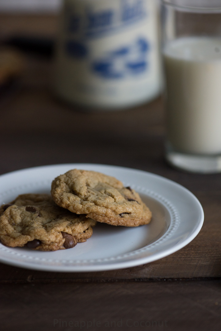 Chewy Chocolate Chip Cookies www.pineappleandcoconut.com