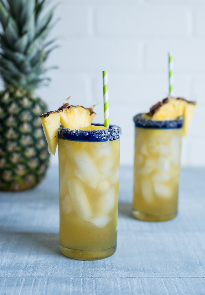 Vanilla Pineapple Margaritas #Vanillaweek www.pineappleandoconut.com