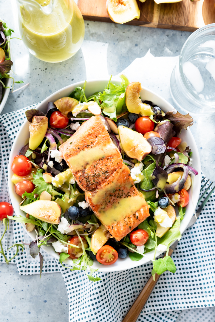 Seared Sockeye Salmon Salad with Figs and Honey Lemon Basil Vinaigrette www.pineappleandcoconut.com #PWSSalmon #CopperRiverSalmon