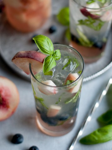 White Peach Basil and Blueberry Mojito \ www.PineappleandCoconut.com