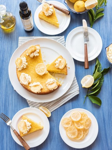 Polenta Lemon Olive Oil Cake www.pineappleandcoconut.com