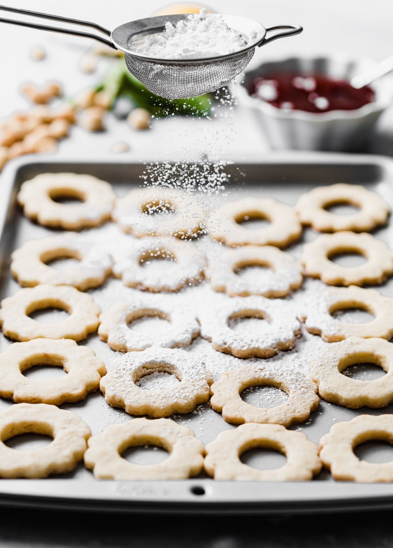 Guava Macadamia Nut Linzer Cookies www.pineappleandcoconut.com