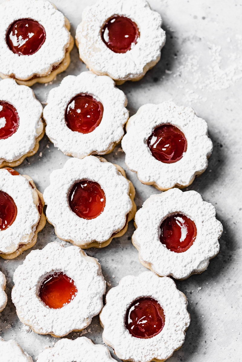 Guava Macadamia Nut Linzer Cookies www.pineappleandcoconut.com