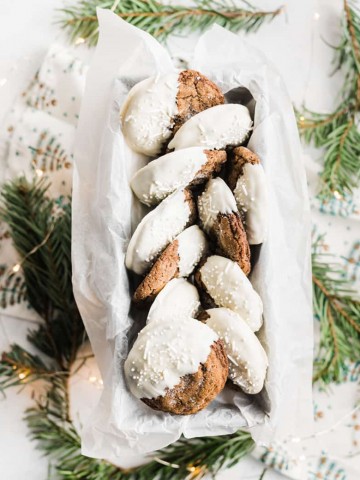 White Chocolate Dipped Soft Molasses Cookies with Pear and Ginger www.pineappleandcoconut.com