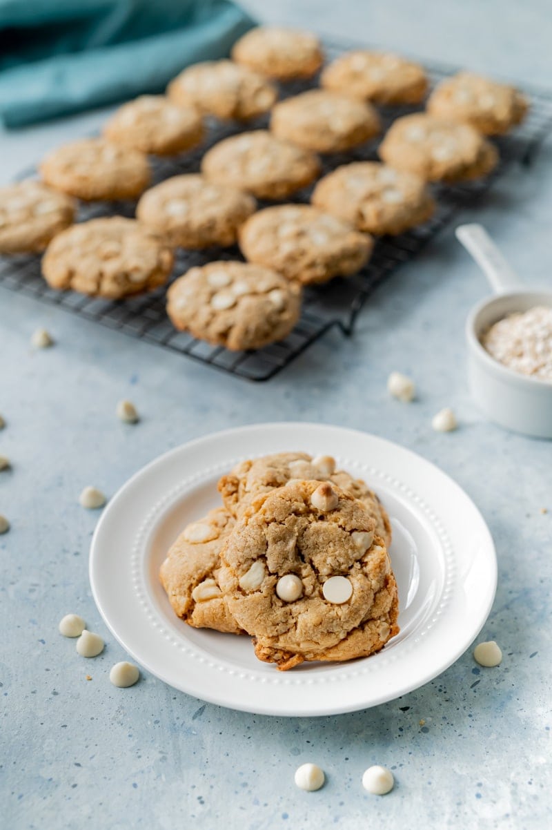 Peanut Butter Oatmeal Chocolate Chip Cookies www.pineappleandcoconut.com