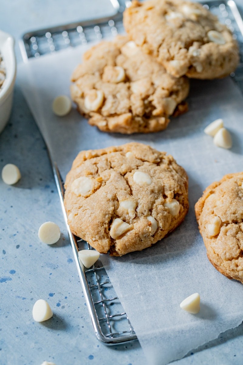 Peanut Butter Oatmeal Chocolate Chip Cookies www.pineappleandcoconut.com