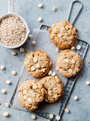 Peanut Butter Oatmeal Chocolate Chip Cookies www.pineappleandcoconut.com