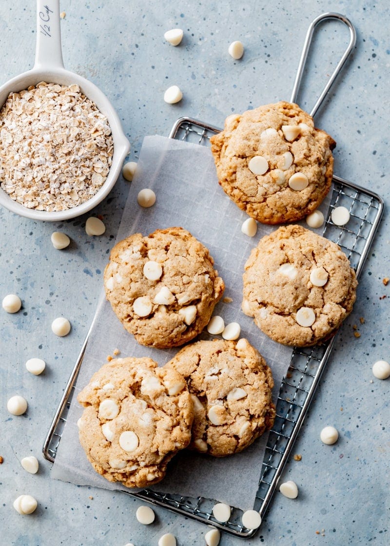 Peanut Butter Oatmeal Chocolate Chip Cookies www.pineappleandcoconut.com