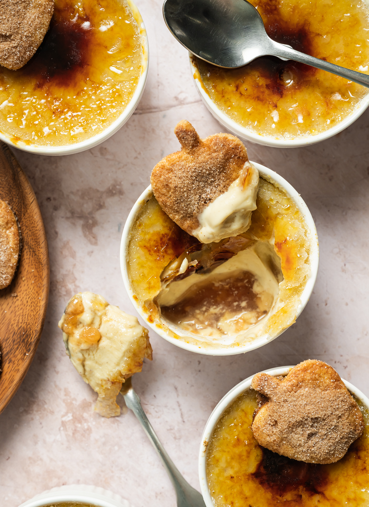 apple crème brûlée with apple shaped cookies